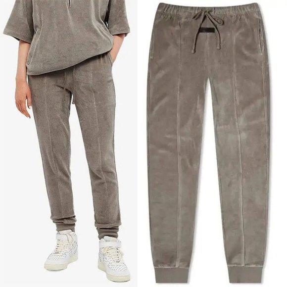 Fear of God ESSENTIALS Joggers PANTS Size XL Velour Desert Taupe NEW - Picture 1 of 11